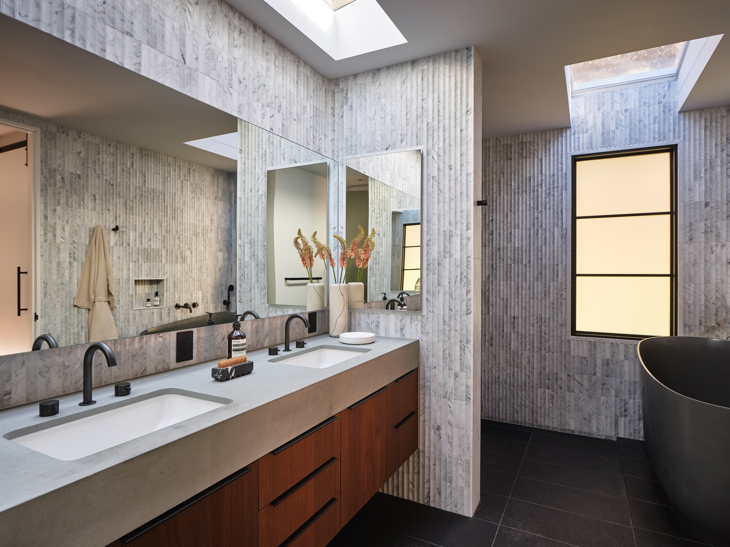 Primary bathroom at Lakeshore Residence